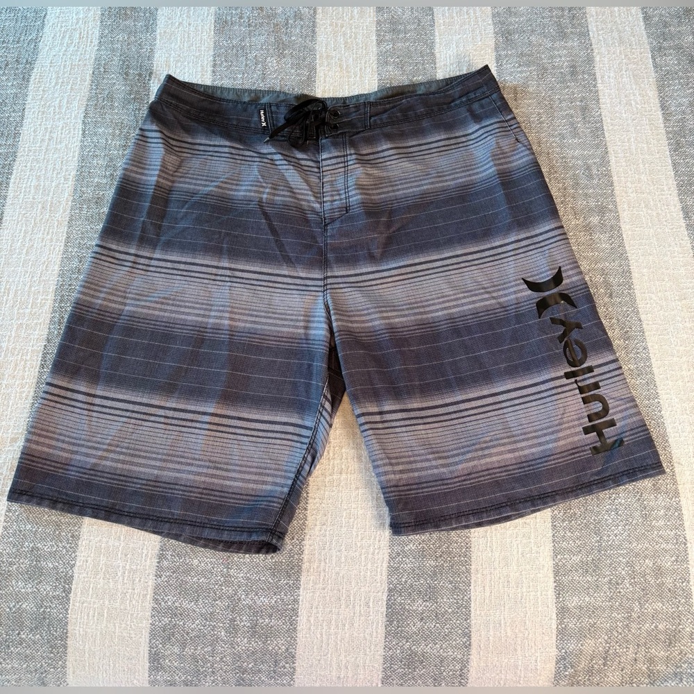 Hurley Phantom Kingston Tech SZ 38 Swim Beach Board Shorts Black and Gray